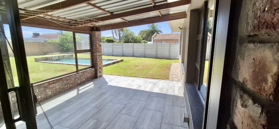 3 Bedroom Property for Sale in Rowallan Park Eastern Cape